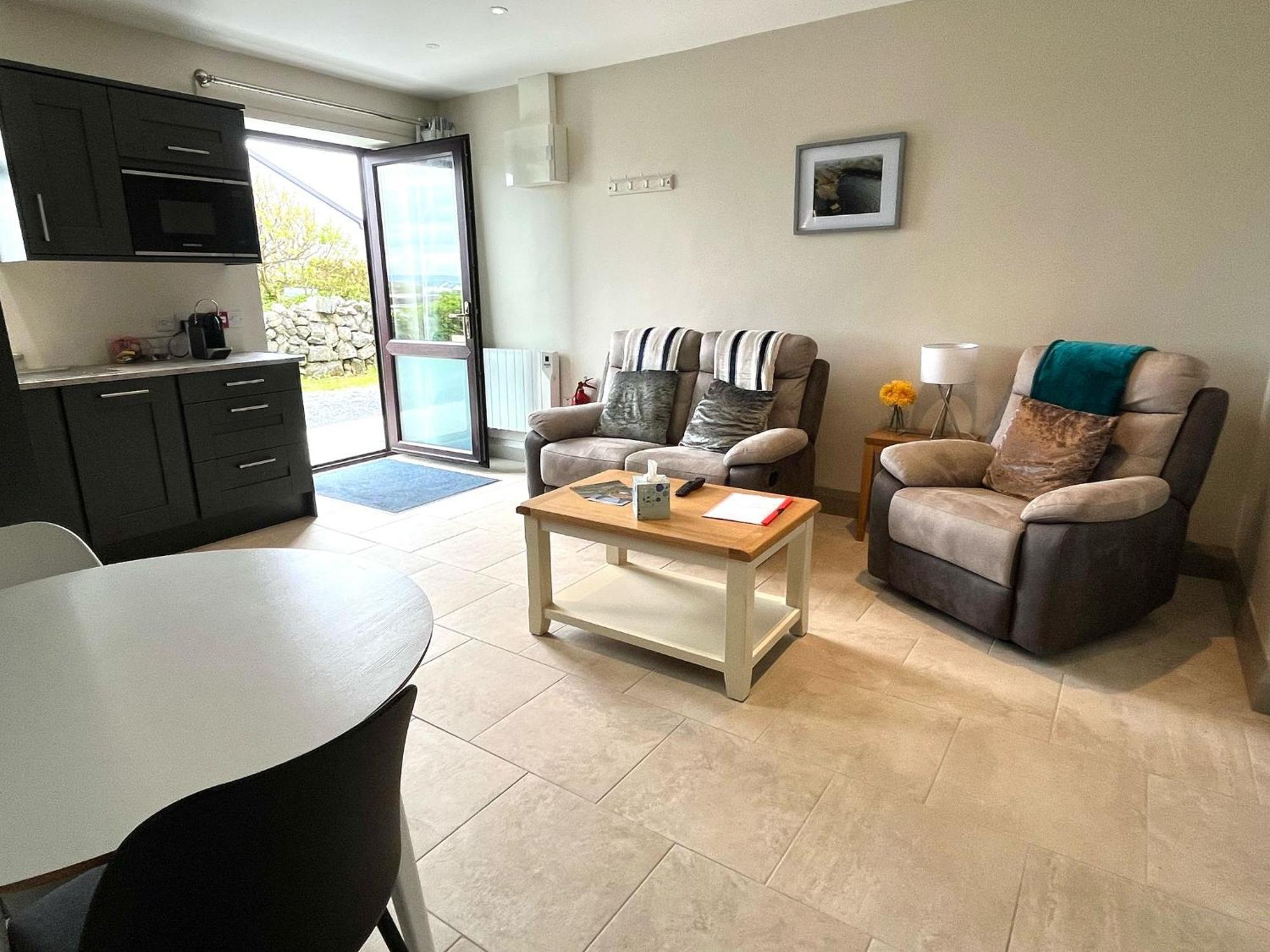 Tigh Fitz Apartments - Inis Mor, Aran Island Exterior photo