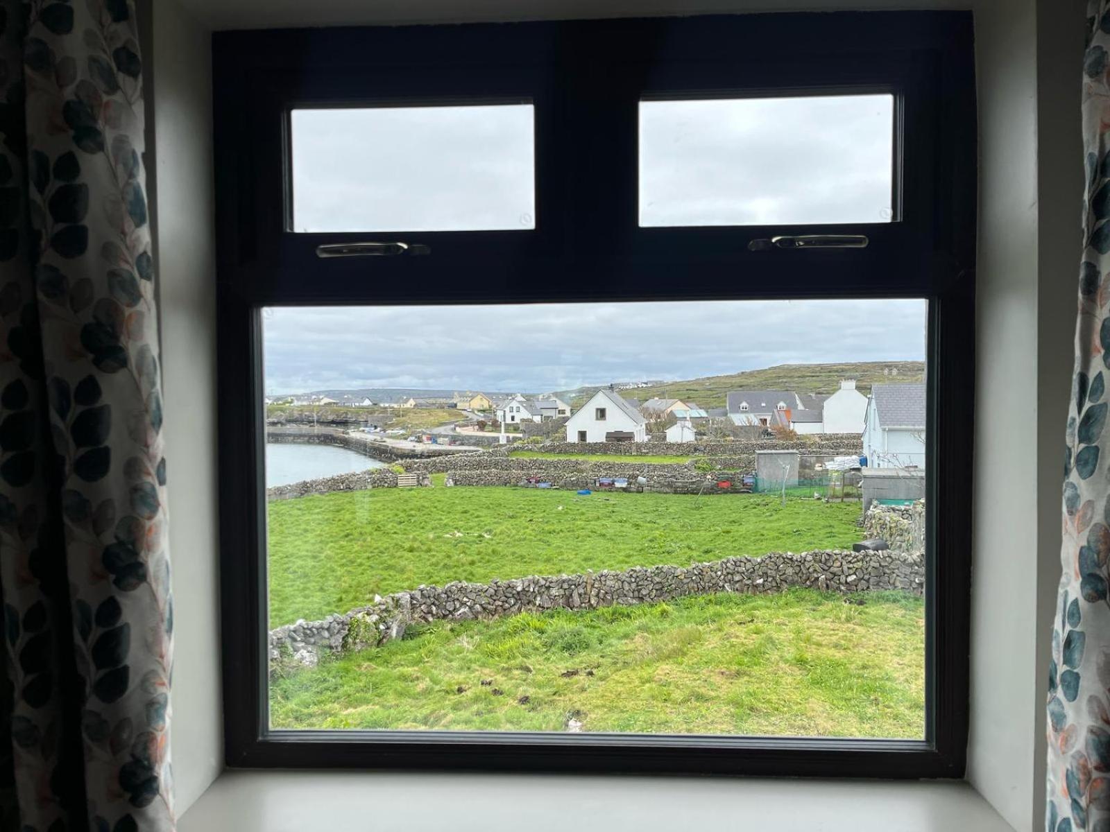 Tigh Fitz Apartments - Inis Mor, Aran Island Exterior photo
